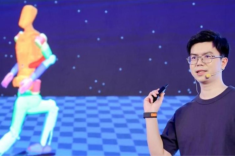 天才少年稚晖君350vip浦京机器人走路进场！AI模型做大脑，目标售价20万以内